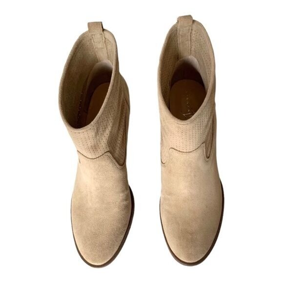 NWT Ivanka Trump Ankle Suede Boots Sz.9.5 Block Heel Beige Western Boho Chic - Picture 7 of 11